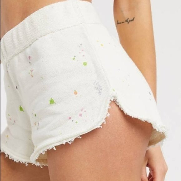 FREE PEOPLE Splatter Print Pull-On Fleece Shorts in Cream / Ecru - NWT - Picture 1 of 5